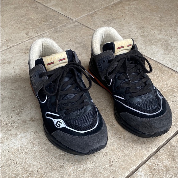 Gucci Black and Gray Sneakers with Low-Top Design - Picture 1 of 16